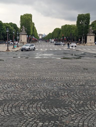 Blick auf Arc de Triumph